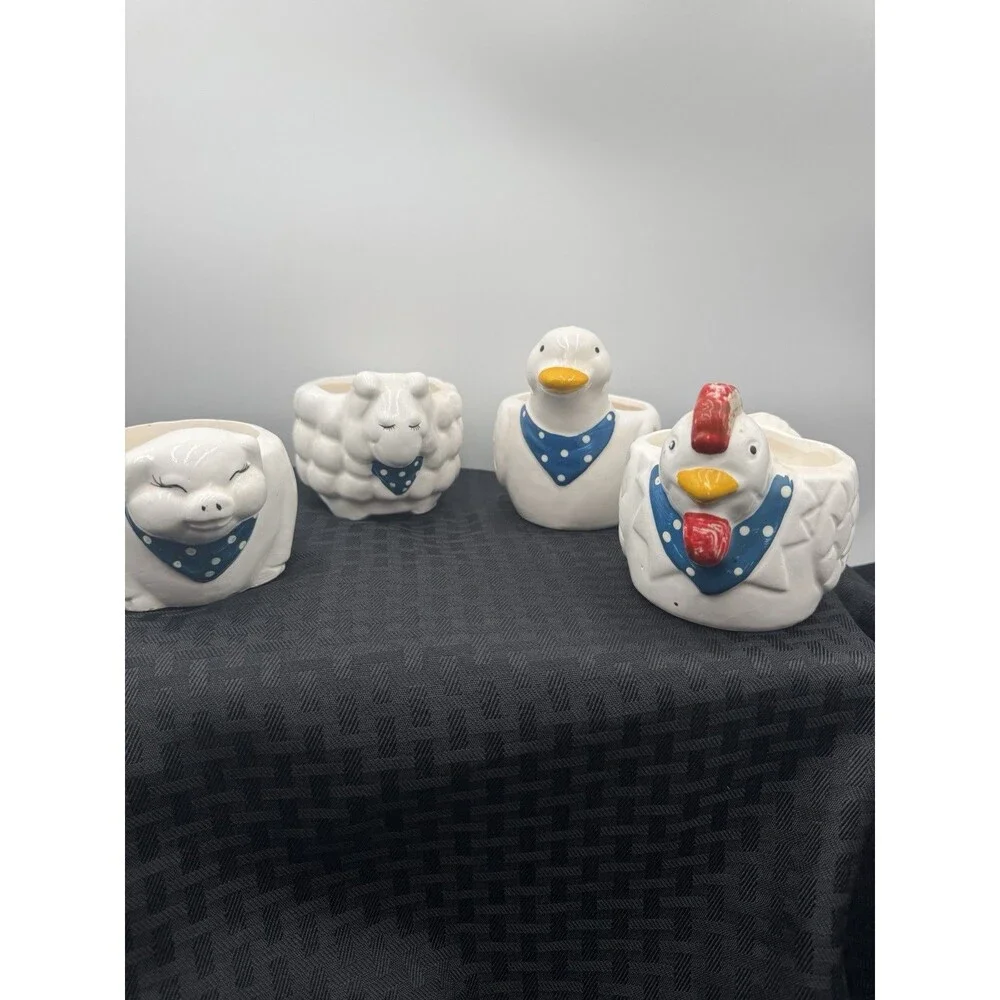 Set Of 4 Small Vintage Planters